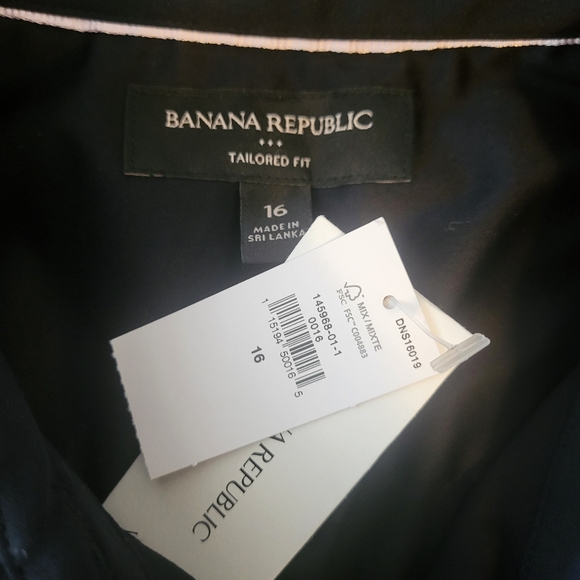 NWT Banana Republic Button Down - Picture 4 of 6